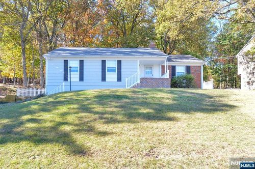 207 Degray St, North Haledon, NJ, 07508-2521 | Card Image