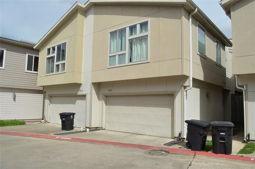 5411 Lindsay Ln, Houston, TX, 77011-3394 | Card Image