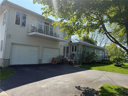 2 Buena St, Port Dover, ON, N0A1N7 | Card Image