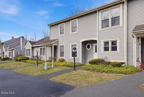 10 Minuteman Court, Halfmoon, NY, 12065 | Card Image
