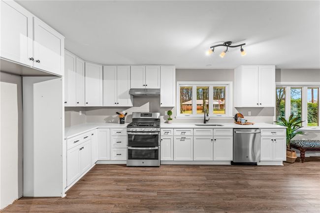 385 Vogan Dr, House other with 3 bedrooms, 2 bathrooms and 2 parking in Mercer PA | Image 7