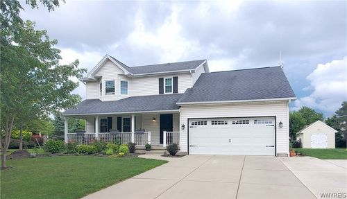 22 W Lake Forest Pkwy, Lancaster, NY, 14086-9688 | Card Image