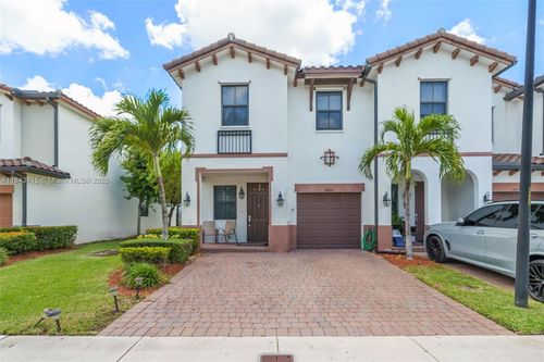 8866-8866 Nw 102nd Pl, Doral, FL, 33178-3289 | Card Image