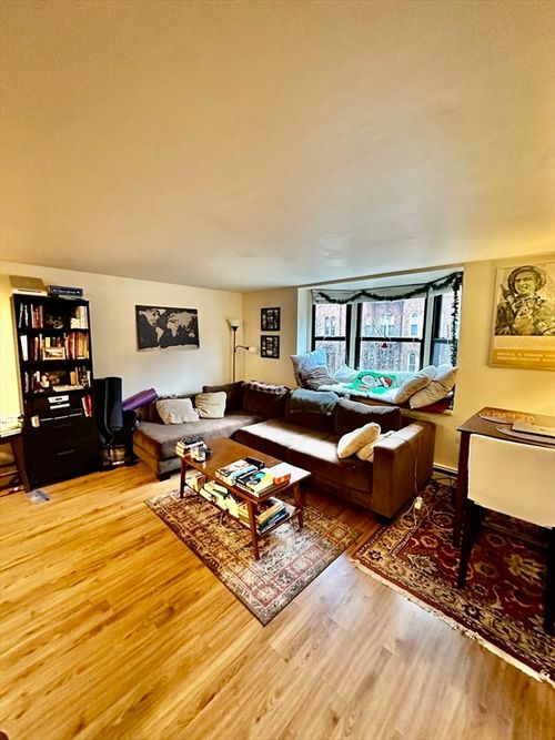 4-117 W Concord, Boston, MA, 02118 | Card Image