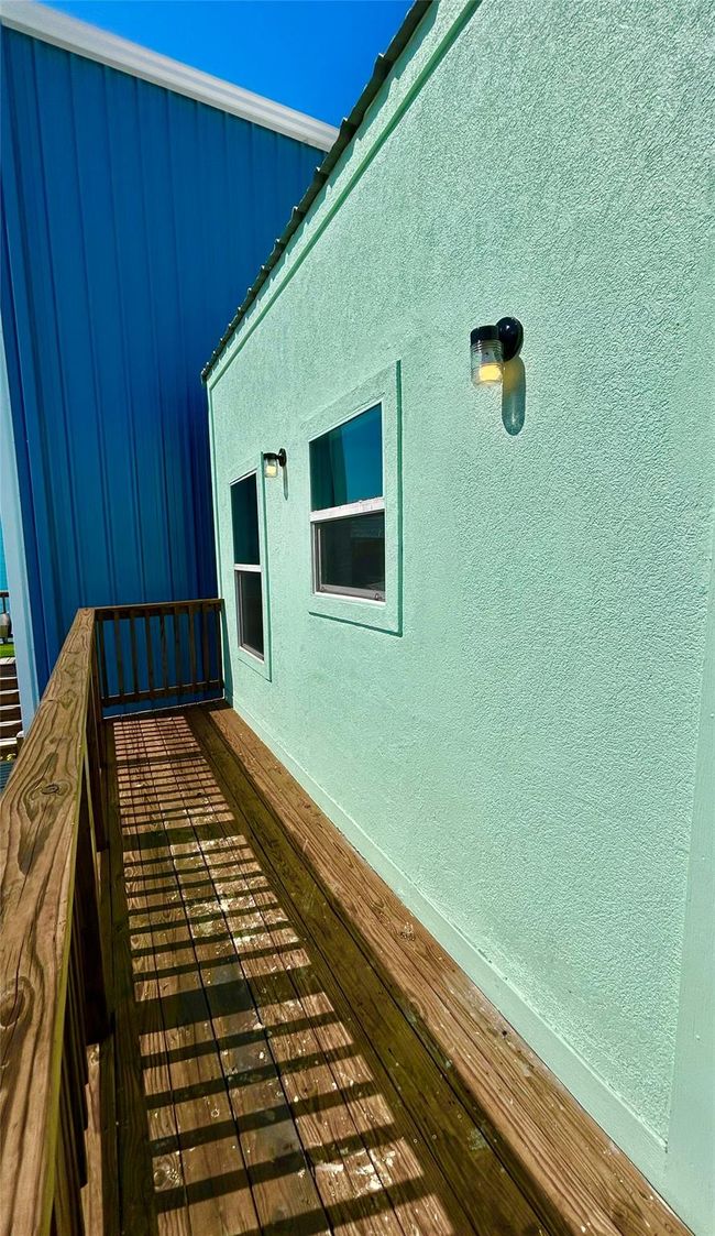 Balcony | Image 40