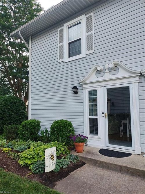 611 Oleander Cir, Virginia Beach, VA, 23464-4200 | Card Image