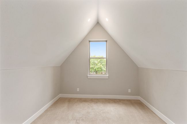 Bonus room in bedroom | Image 20