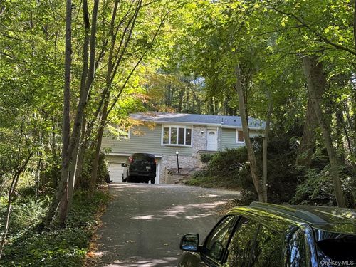 142 Crooked Hill Rd, Huntington, NY, 11743-3809 | Card Image