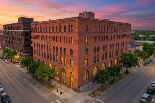 502-400 N 1st St, Minneapolis, MN, 55401-1394 | Card Image