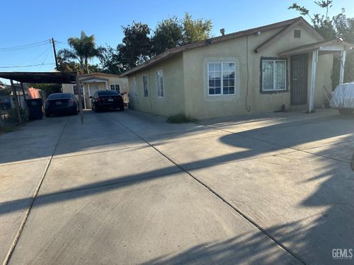 7704 Florence St, Lamont, CA, 93241-2902 | Card Image