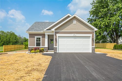 19 Bennett Ave, Bloomfield, NY, 14469-9332 | Card Image