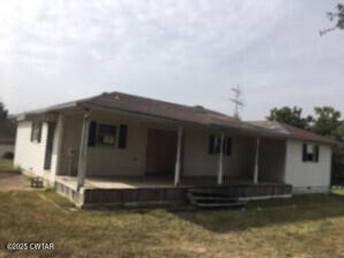 1825 N Wade Wiley Rd, Union City, TN, 38261-8250 | Card Image