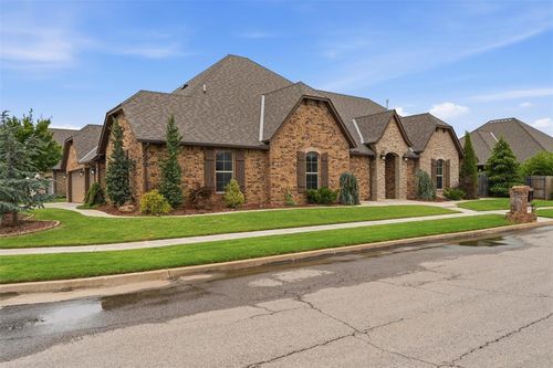 4109 Acoma Drive, Moore, OK, 73160 | Card Image