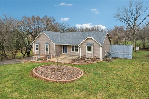 19985 W 119th St, Olathe, KS, 66061-7034 | Card Image