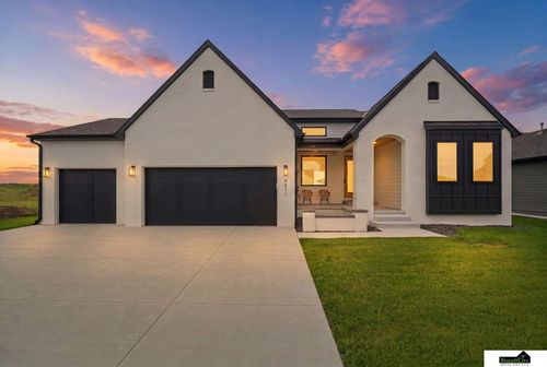 8811 Dragonfly Ln, Lincoln, NE, 68526-1771 | Card Image