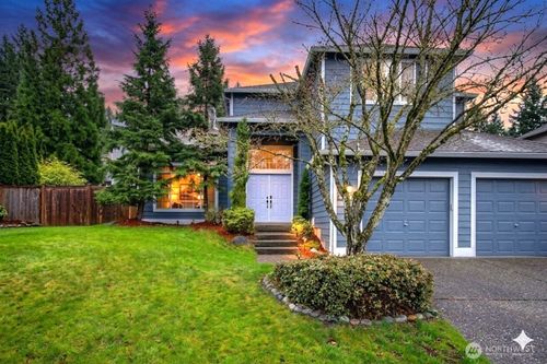 8220 121st Ave Se, Newcastle, WA, 98056-4407 | Card Image