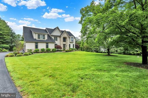 12 Fox Glen Dr, Sinking Spring, PA, 19608-8816 | Card Image