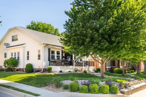 1327 5th St, Peru, IL, 61354-2711 | Card Image