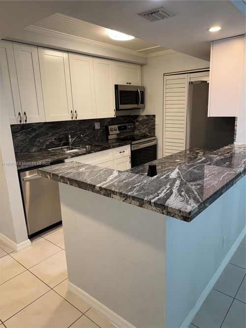 apt-303-303 Racquet Club Rd, Weston, FL, 33326-1147 | Card Image