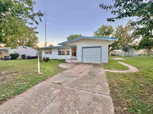 235 Meek Ave, Arkansas City, KS, 67005-1219 | Card Image