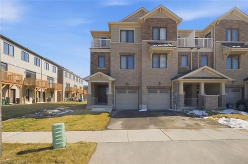19 Baskett St, Brantford, ON, N3T0W4 | Card Image