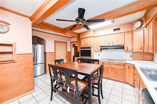 542 Prospect St, Woonsocket, RI, 02895-1030 | Card Image