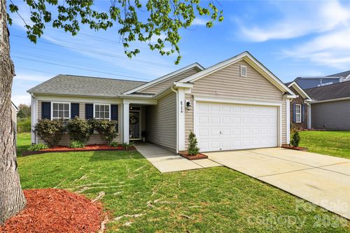 6714 Wicked Oak Ln, Charlotte, NC, 28216-8848 | Card Image