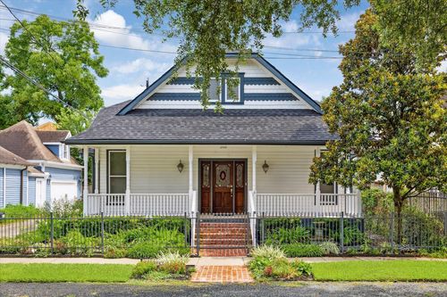 208 E 12th St, Houston, TX, 77008-7038 | Card Image