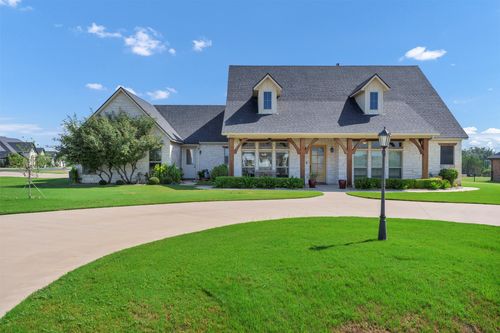 300 Kenyon Ct, Granbury, TX, 76049-1341 | Card Image