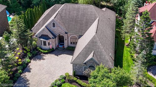 32407 Maria Court, Livonia, MI, 48152 | Card Image