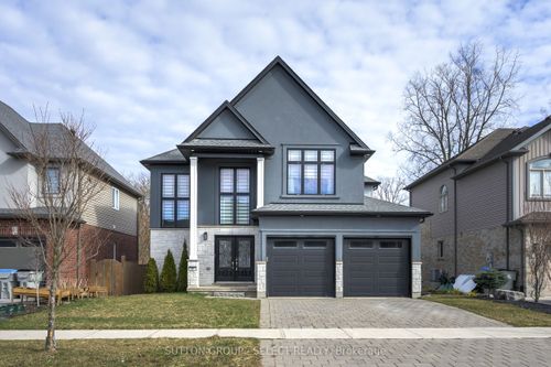 211 Union Ave, Komoka, ON, N0L1R0 | Card Image