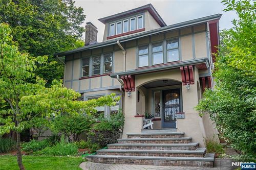 16 Upper Mountain Ave, Montclair, NJ, 07042-1814 | Card Image