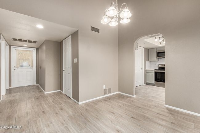9106 N 68 Th Ln, Townhouse with 2 bedrooms, 2 bathrooms and null parking in Peoria AZ | Image 6