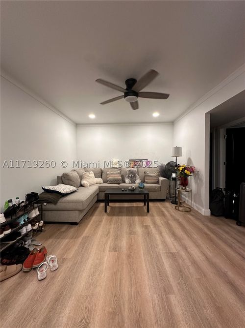328-5100 Sw 41st St, Pembroke Park, FL, 33023-6957 | Card Image