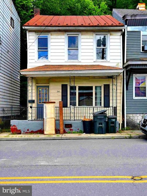 241 Peacock St, POTTSVILLE, PA, 17901-1119 | Card Image
