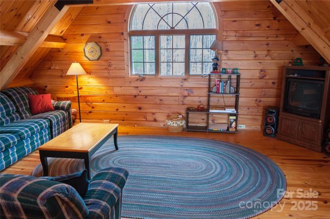 Upper Level Loft | Image 6