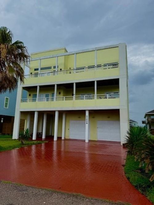 23008 Verano Dr, Galveston, TX, 77554-2206 | Card Image