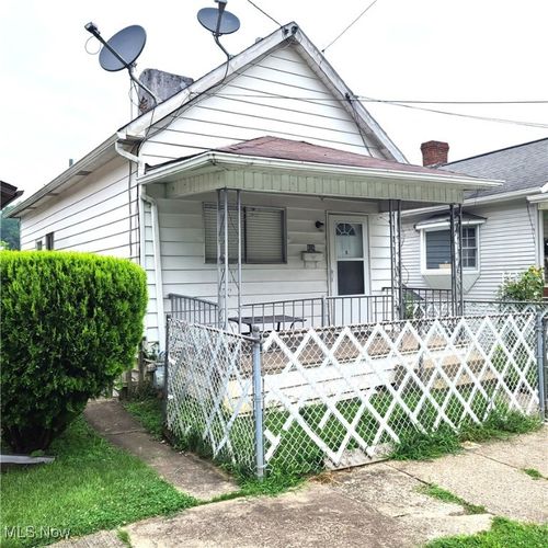 806 Howard St, Bridgeport, OH, 43912-1132 | Card Image