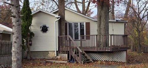 5 Barber St, Little Falls, NJ, 07424-1253 | Card Image