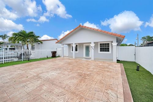 451 E 37th St, Hialeah, FL, 33013-2719 | Card Image