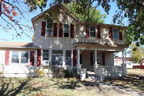 618 Main St, Osage City, KS, 66523-1290 | Card Image