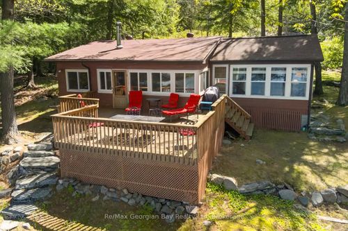 87 Moccasin Trail, Port Severn, ON, L0K1S0 | Card Image