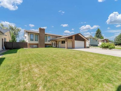 25 Cunliffe Cres Se, House detached with 4 bedrooms, 3 bathrooms and 4 parking in Medicine Hat AB | Image 2