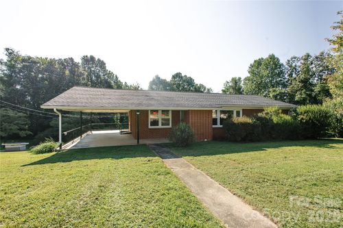 136 Marion St, Marion, NC, 28752-5308 | Card Image