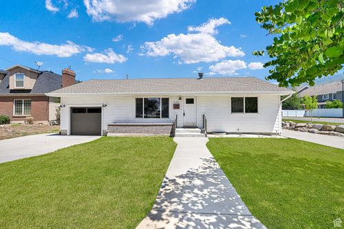 648 W Porter Ln, Centerville, UT, 84014-2142 | Card Image