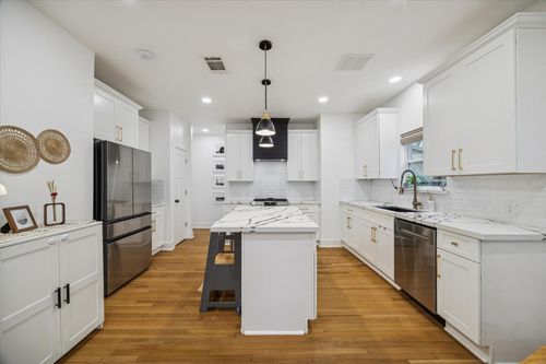 207 Tabor St, Houston, TX, 77009-6143 | Card Image