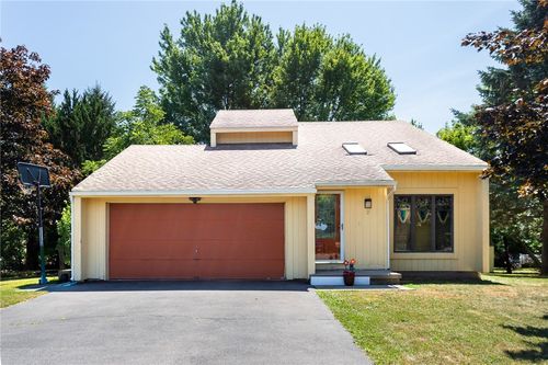 2 Alicia Cir, Churchville, NY, 14428-9426 | Card Image