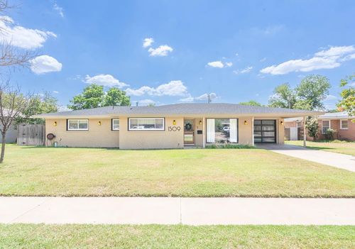 1509 Community Ln, Midland, TX, 79701-4011 | Card Image