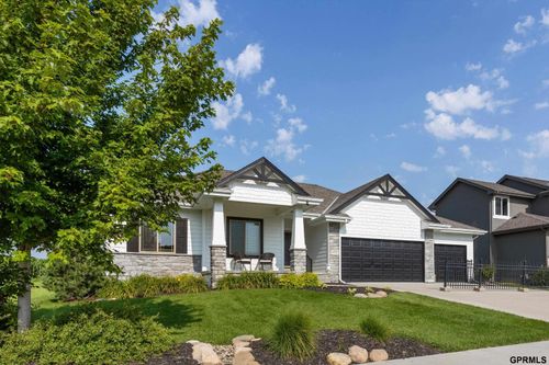 6702 S 200th Ave, Omaha, NE, 68135-3851 | Card Image