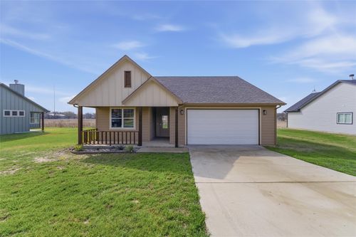 314 Oakwood Ave, Jacksboro, TX, 76458-1310 | Card Image